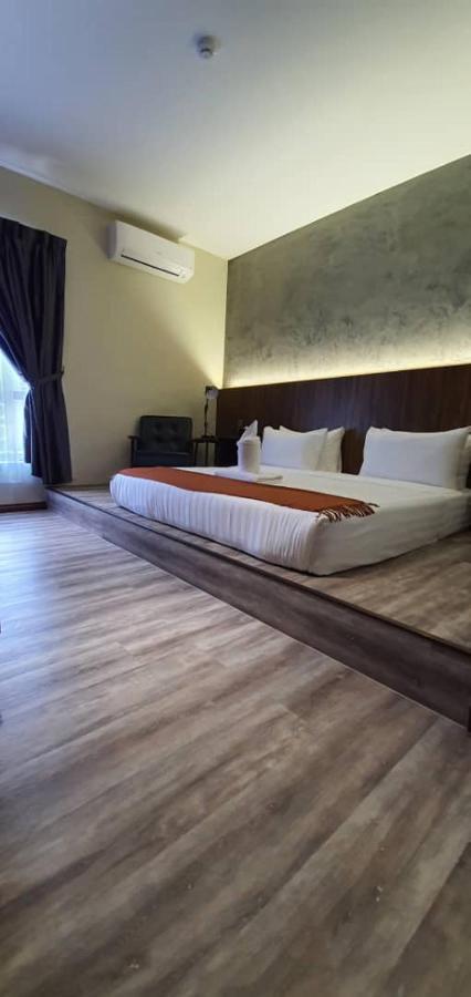 Vista Hotel Tawau Exteriör bild