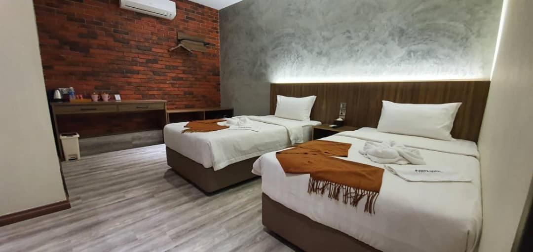 Vista Hotel Tawau Exteriör bild